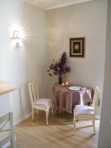 - Garden - Free Parking & Ac Apartment *