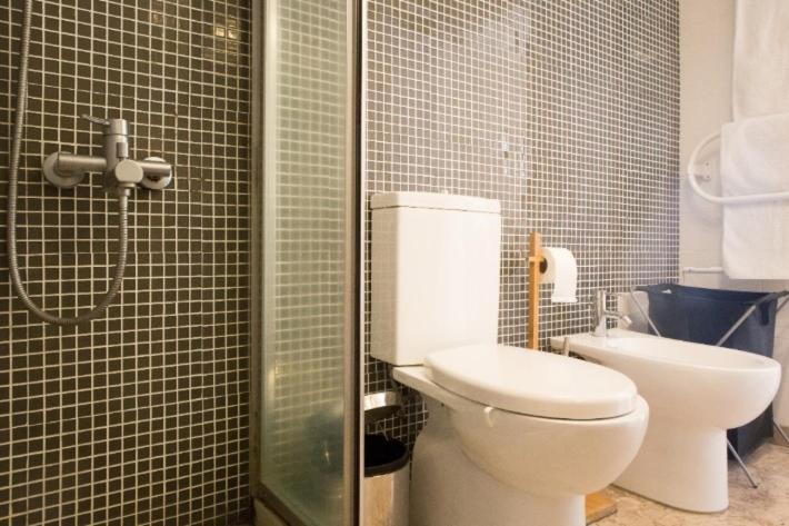 Apartment - Garden - Free Parking & Ac